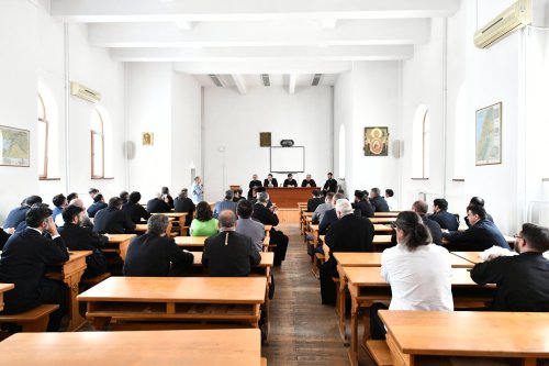 Revederea promoției 2003 a Facultății de Teologie Ortodoxă din București Poza 257707