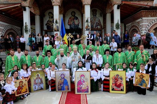 Sărbătoarea Sfintei Treimi în Maramureş Poza 257554