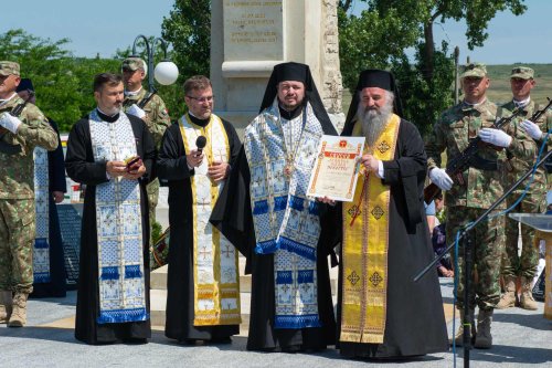 Monument dedicat eroilor neamului inaugurat la Hlipiceni Poza 257900