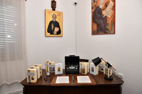 Vizită la muzeul dedicat părintelui Dumitru Stăniloae din Bucureşti Poza 257937