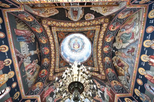 Sfințirea veșmântului pictural al bisericii parohiei prahovene Plopeni Oraș Poza 258013