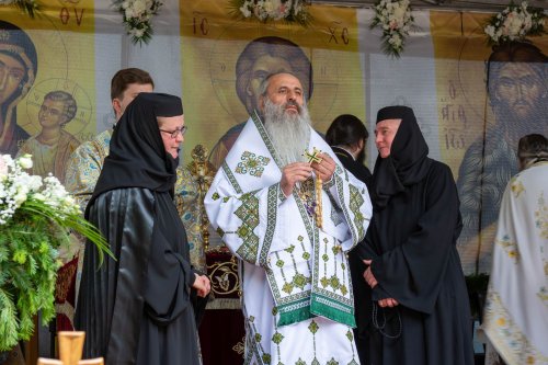 Biserica Mănăstirii Scăricica a primit haina cea nouă a sfințirii Poza 258071