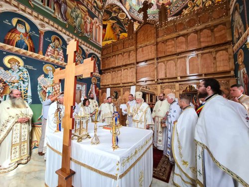 Biserica „Sfânta Treime” din Nușeni a fost sfințită  Poza 258265