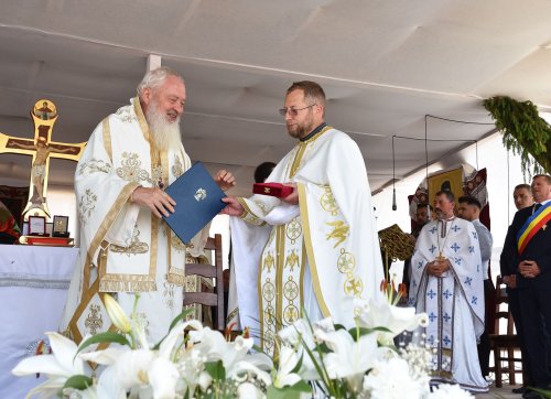 Biserica „Sfânta Treime” din Nușeni a fost sfințită  Poza 258267