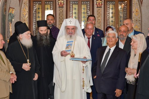 Patriarhul României l-a primit în vizită pe arhimandritul Efrem Vatopedinul Poza 258325