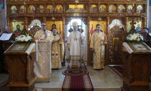 Resfințirea Bisericii „Sfinții Apostoli Petru și Pavel” din Parohia Căpâlna Poza 258270