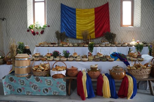 Rugăciune şi filantropie în prima duminică după Rusalii la Galați  Poza 258291
