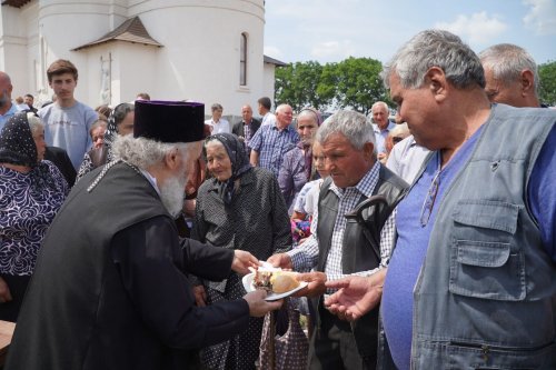 Rugăciune şi filantropie în prima duminică după Rusalii la Galați  Poza 258300