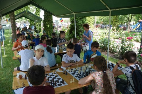 Concurs de șah la o parohie din municipiul Galați Poza 258459