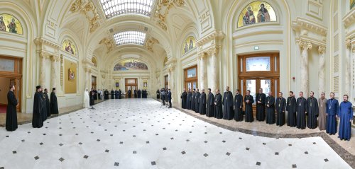 Patriarhul României a oferit noi Antimise bisericilor din Eparhia Bucureștilor Poza 258461