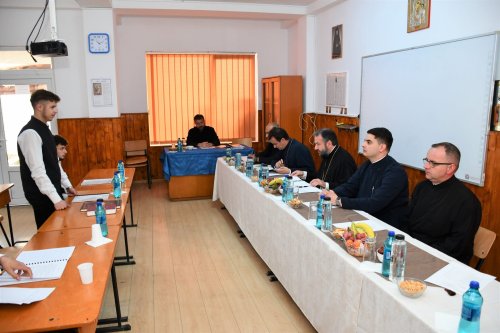Primul examen major din viața seminariștilor din Caransebeș  Poza 258444