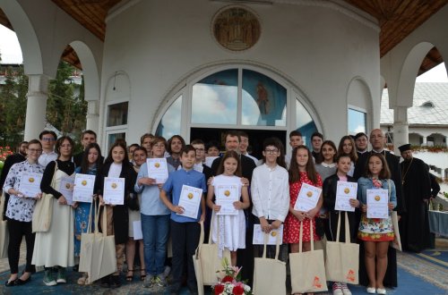 Întâlnirea tinerilor ortodocși bihoreni Poza 258522