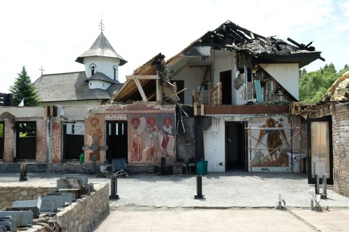 O mănăstire care va renaște din cenușă Poza 258719
