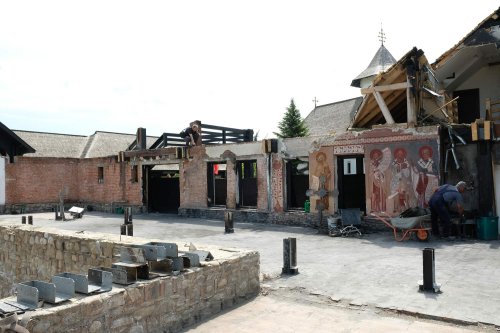 O mănăstire care va renaște din cenușă Poza 258724