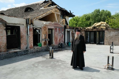 O mănăstire care va renaște din cenușă Poza 258729