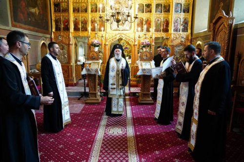 Hirotesii de duhovnici la Paraclisul eparhial din Târgoviște Poza 258777