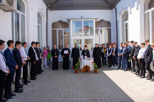 Premierea elevilor la Seminarul Teologic din Tulcea  Poza 258778