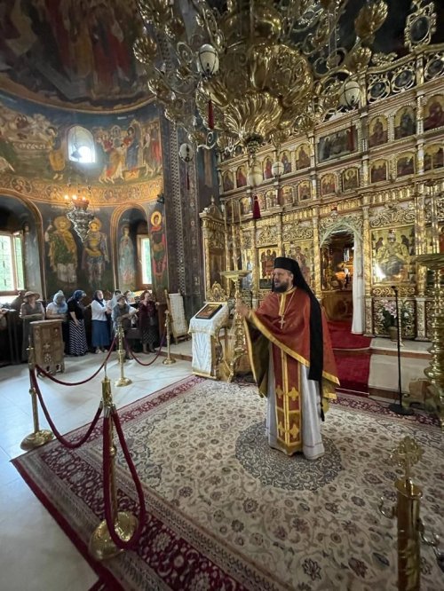 Sfântul Ierarh Neofit Cretanul cinstit la Mănăstirea Radu Vodă Poza 258807