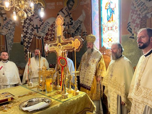 Hram la mănăstirea bucureșteană ctitorită de Patriarhul Teoctist Poza 259008