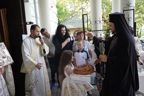 Sfântul Dionisie Erhan, prezent prin moaștele sale într‑o parohie din București Poza 258871