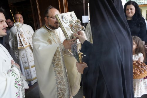 Sfântul Dionisie Erhan, prezent prin moaștele sale într‑o parohie din București Poza 258872