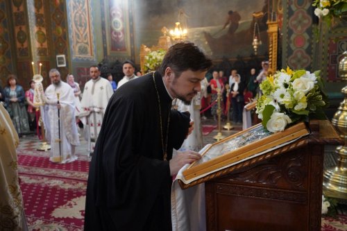 Sfântul Dionisie Erhan, prezent prin moaștele sale într‑o parohie din București Poza 258881