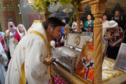 Sfântul Dionisie Erhan, prezent prin moaștele sale într‑o parohie din București Poza 258901