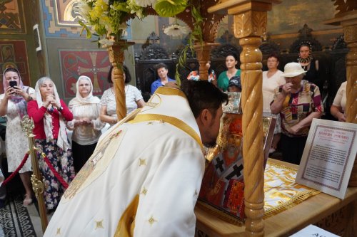 Sfântul Dionisie Erhan, prezent prin moaștele sale într‑o parohie din București Poza 258902