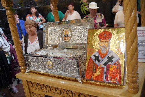 Sfântul Dionisie Erhan, prezent prin moaștele sale într‑o parohie din București Poza 258904
