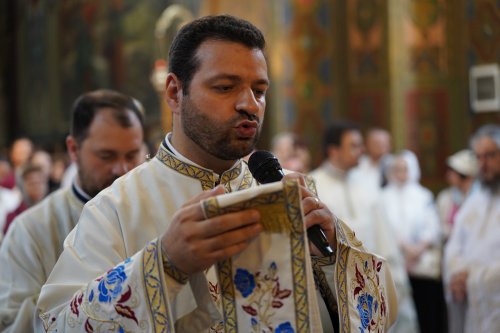 Sfântul Dionisie Erhan, prezent prin moaștele sale într‑o parohie din București Poza 258906