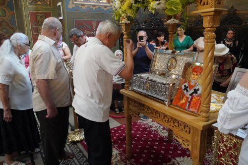 Sfântul Dionisie Erhan, prezent prin moaștele sale într‑o parohie din București Poza 258917