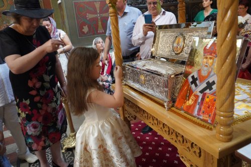 Sfântul Dionisie Erhan, prezent prin moaștele sale într‑o parohie din București Poza 258921