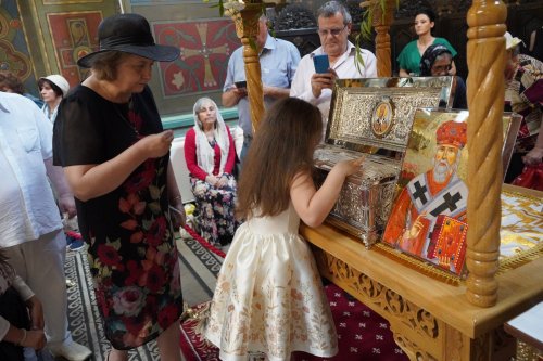 Sfântul Dionisie Erhan, prezent prin moaștele sale într‑o parohie din București Poza 258922