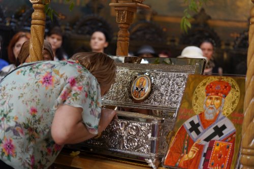 Sfântul Dionisie Erhan, prezent prin moaștele sale într‑o parohie din București Poza 258940