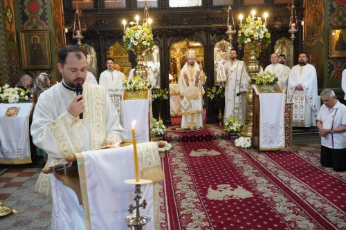 Sfântul Dionisie Erhan, prezent prin moaștele sale într‑o parohie din București Poza 258944