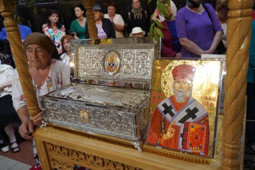 Sfântul Dionisie Erhan, prezent prin moaștele sale într‑o parohie din București Poza 258951