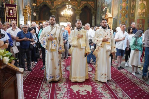 Sfântul Dionisie Erhan, prezent prin moaștele sale într‑o parohie din București Poza 258954