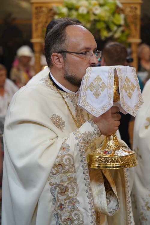 Sfântul Dionisie Erhan, prezent prin moaștele sale într‑o parohie din București Poza 258965