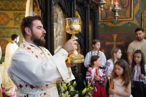 Sfântul Dionisie Erhan, prezent prin moaștele sale într‑o parohie din București Poza 258974