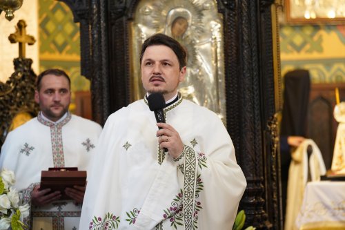 Sfântul Dionisie Erhan, prezent prin moaștele sale într‑o parohie din București Poza 258986