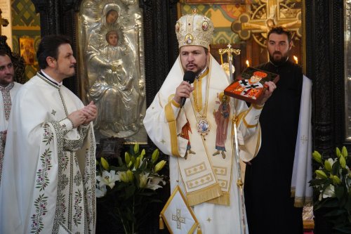 Sfântul Dionisie Erhan, prezent prin moaștele sale într‑o parohie din București Poza 258991