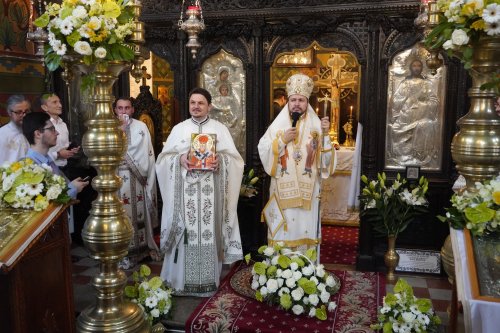 Sfântul Dionisie Erhan, prezent prin moaștele sale într‑o parohie din București Poza 258993