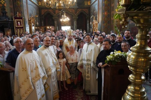 Sfântul Dionisie Erhan, prezent prin moaștele sale într‑o parohie din București Poza 258995