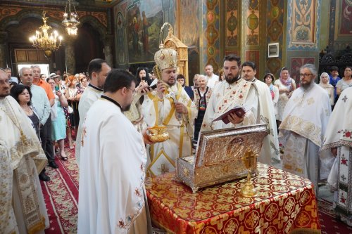 Sfântul Dionisie Erhan, prezent prin moaștele sale într‑o parohie din București Poza 259003