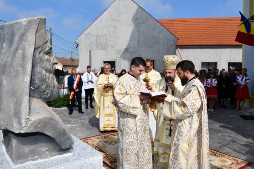 Binecuvântarea lucrărilor de la biserica parohiei bănățene Milcoveni Poza 259072