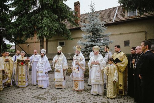 Biserica din localitatea clujeană Florești, târnosită de patru ierarhi Poza 259061