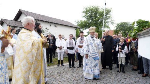 Biserica nouă din Cristian, județul Brașov, a fost sfințită Poza 259047