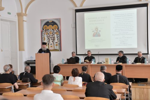 Omagierea preotului profesor Constantin Pătuleanu la 60 de ani de viață Poza 259123