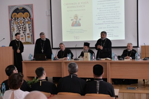 Omagierea preotului profesor Constantin Pătuleanu la 60 de ani de viață Poza 259125