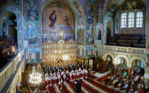 Corala „Nicolae Lungu” a concertat la Biserica „Sfântul Elefterie“-Nou Poza 259218